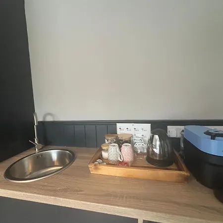 بيت ضيافة Independent Only - ليستول