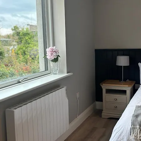 Independent Only - Listowel